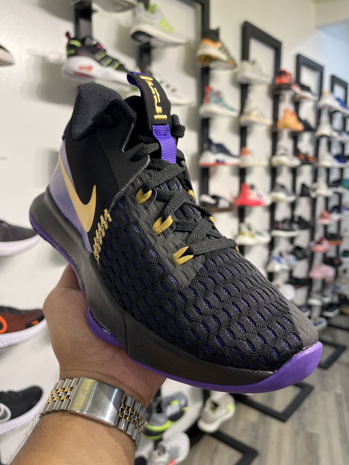 657 - Nike Lebron Witness 5 Lakers | Item Details - Easy Sole